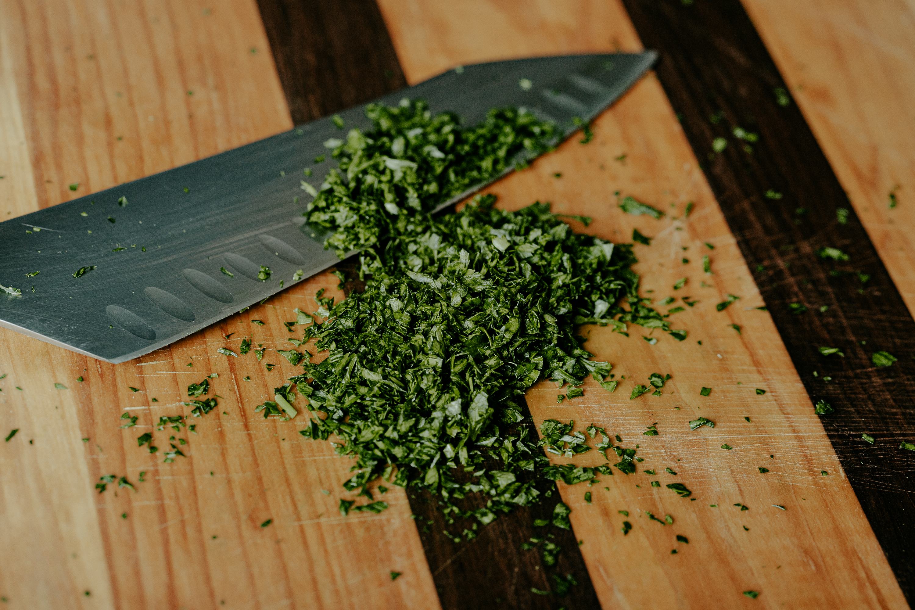 How To Safely Clean Your Kitchen Knives