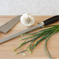 What's the difference between honed and sharpened knives?